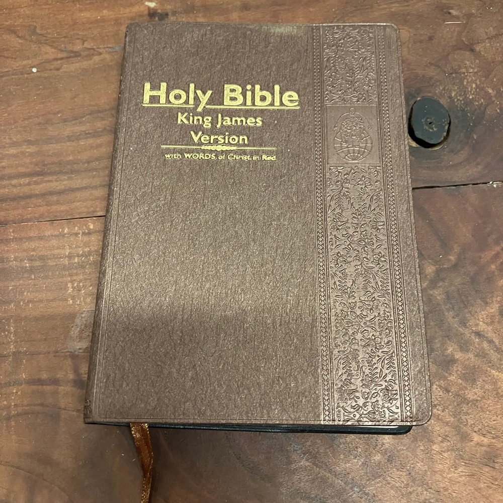 Holy Bible King James Version 2004 Edition Words of Christ in Red BSN